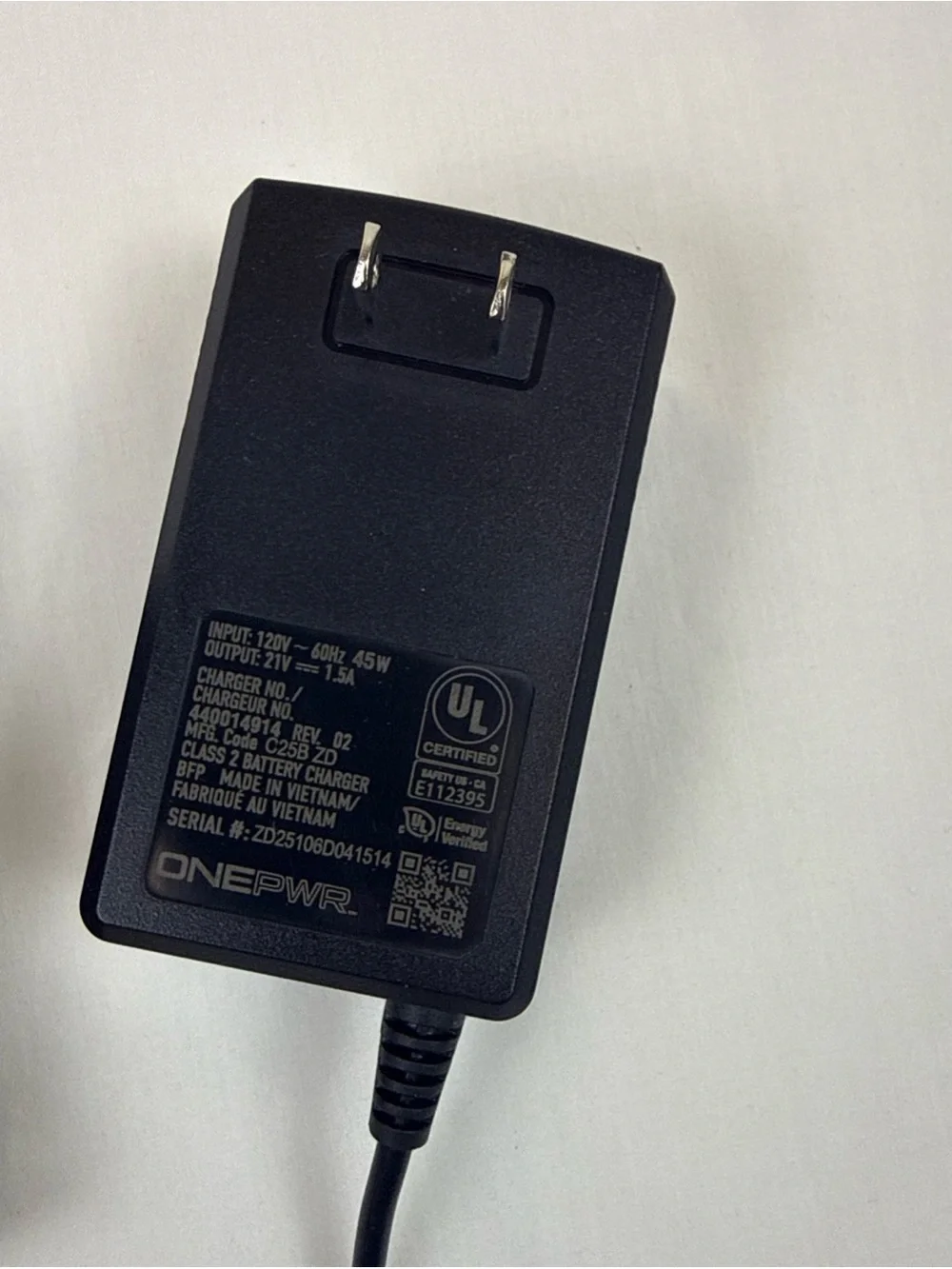 4Ah Black Lithium-Ion Battery Pack with Charger for Hoover Vacuum